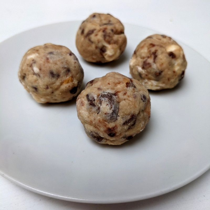 unbaked balls of frozen cookie dough